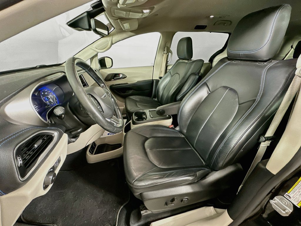 Certified 2021 Chrysler Pacifica Touring-L w/ Uconnect Theater Family Group AWD/4WD image 31