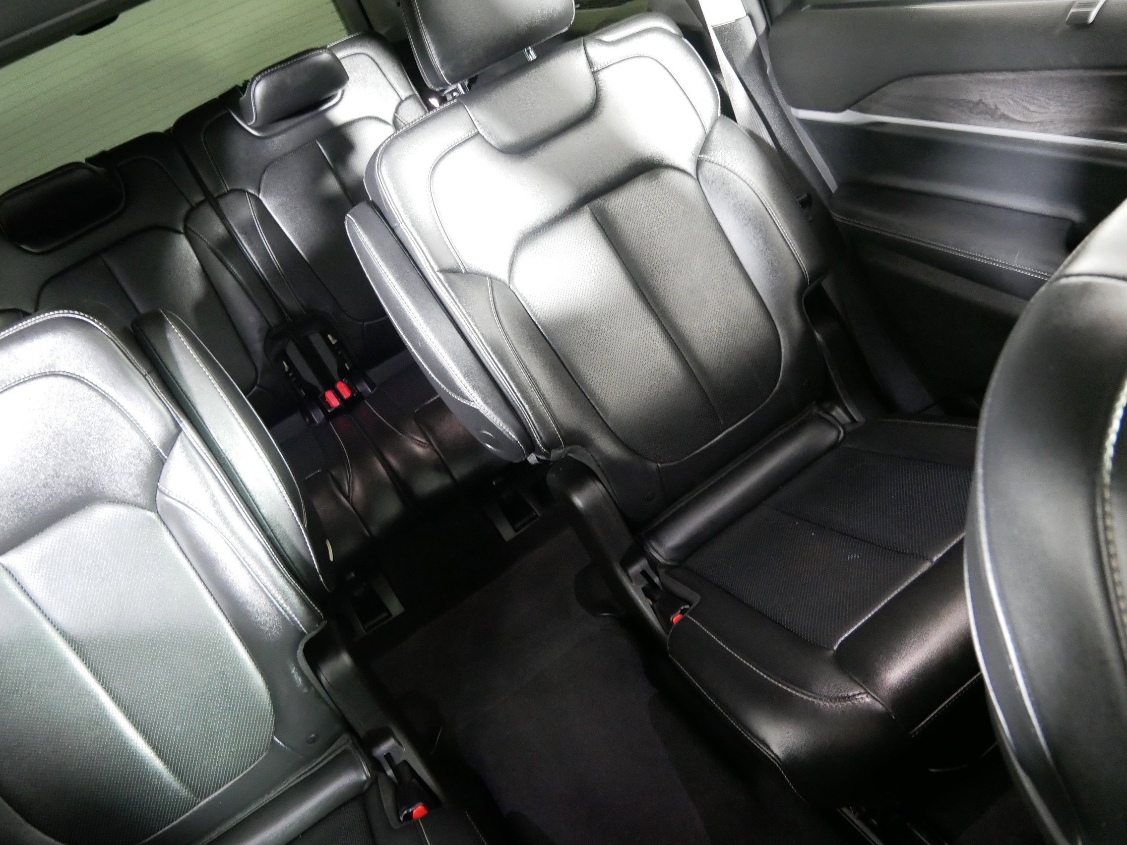 Used 2022 Jeep Grand Cherokee L Limited w/ Luxury Tech Group II image 14