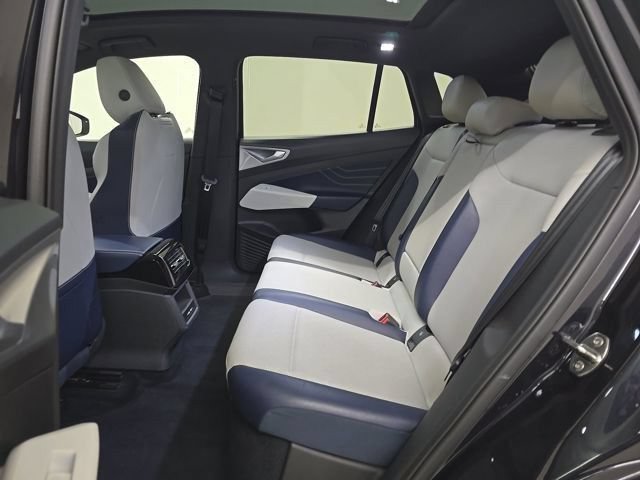 Used 2023 Volkswagen ID.4 Pro S AWD/4WD image 9