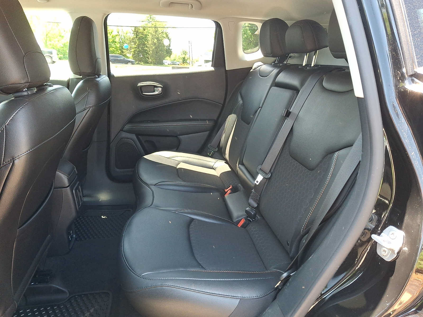 Used 2020 Jeep Compass Latitude w/ Popular Equipment Group AWD/4WD image 8