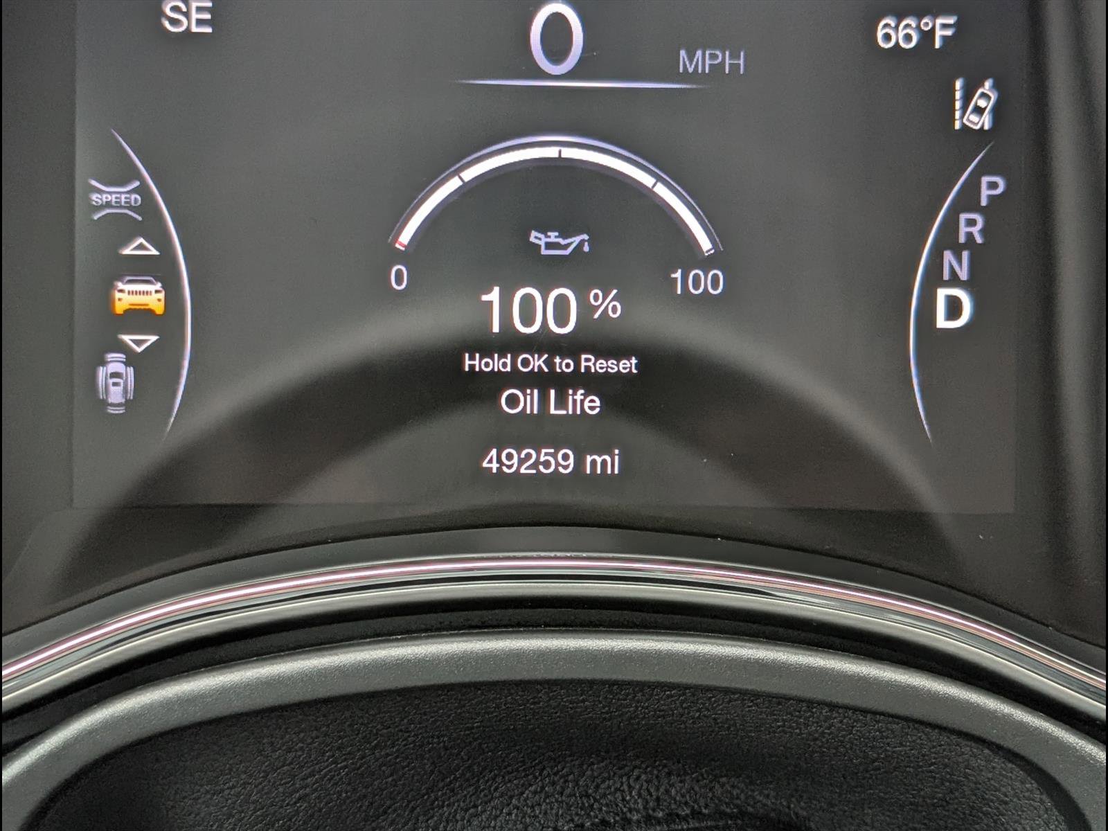 Used 2020 Jeep Grand Cherokee Altitude RWD image 10