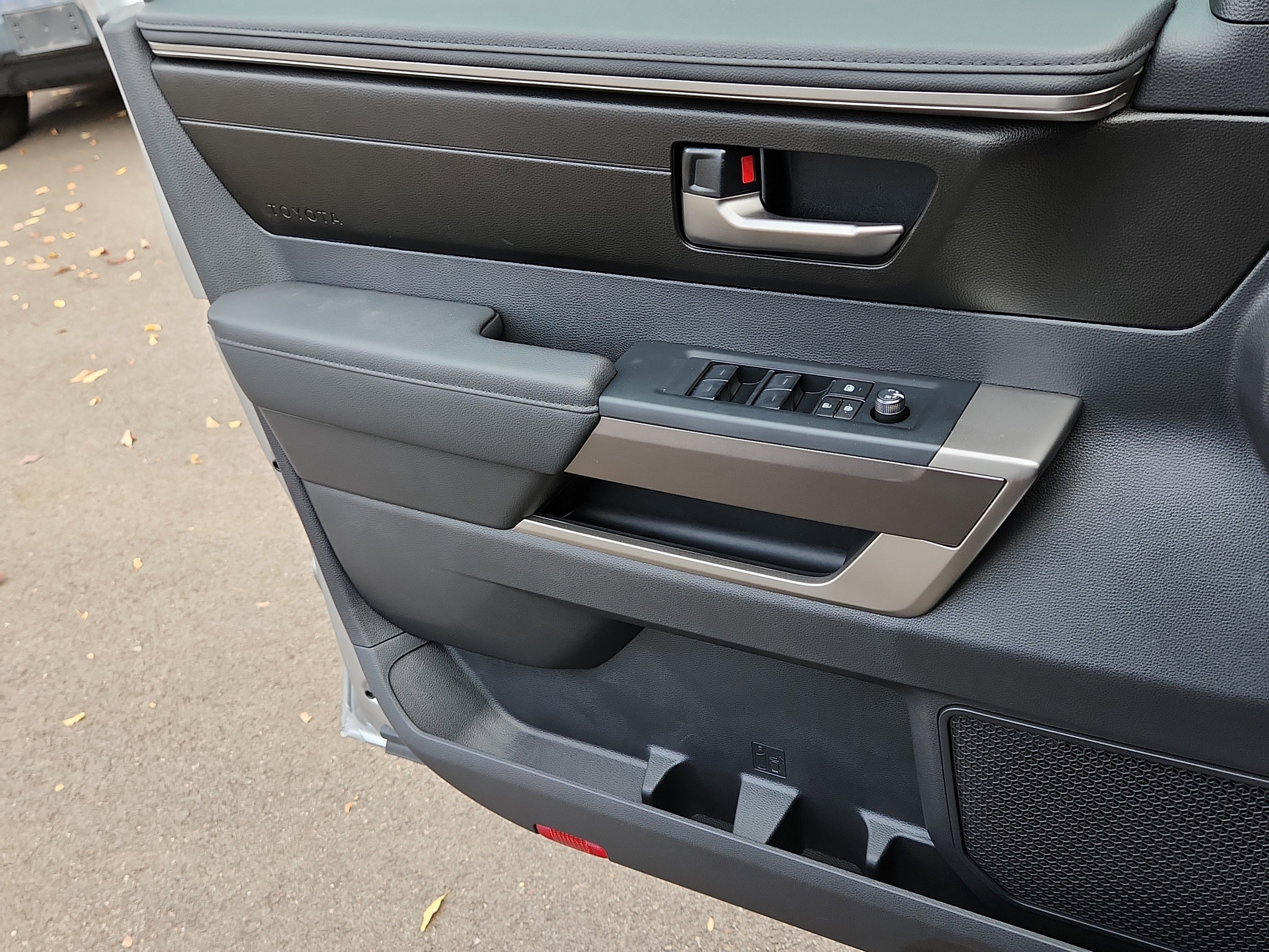 New 2026 Toyota Tundra SR5 image 6