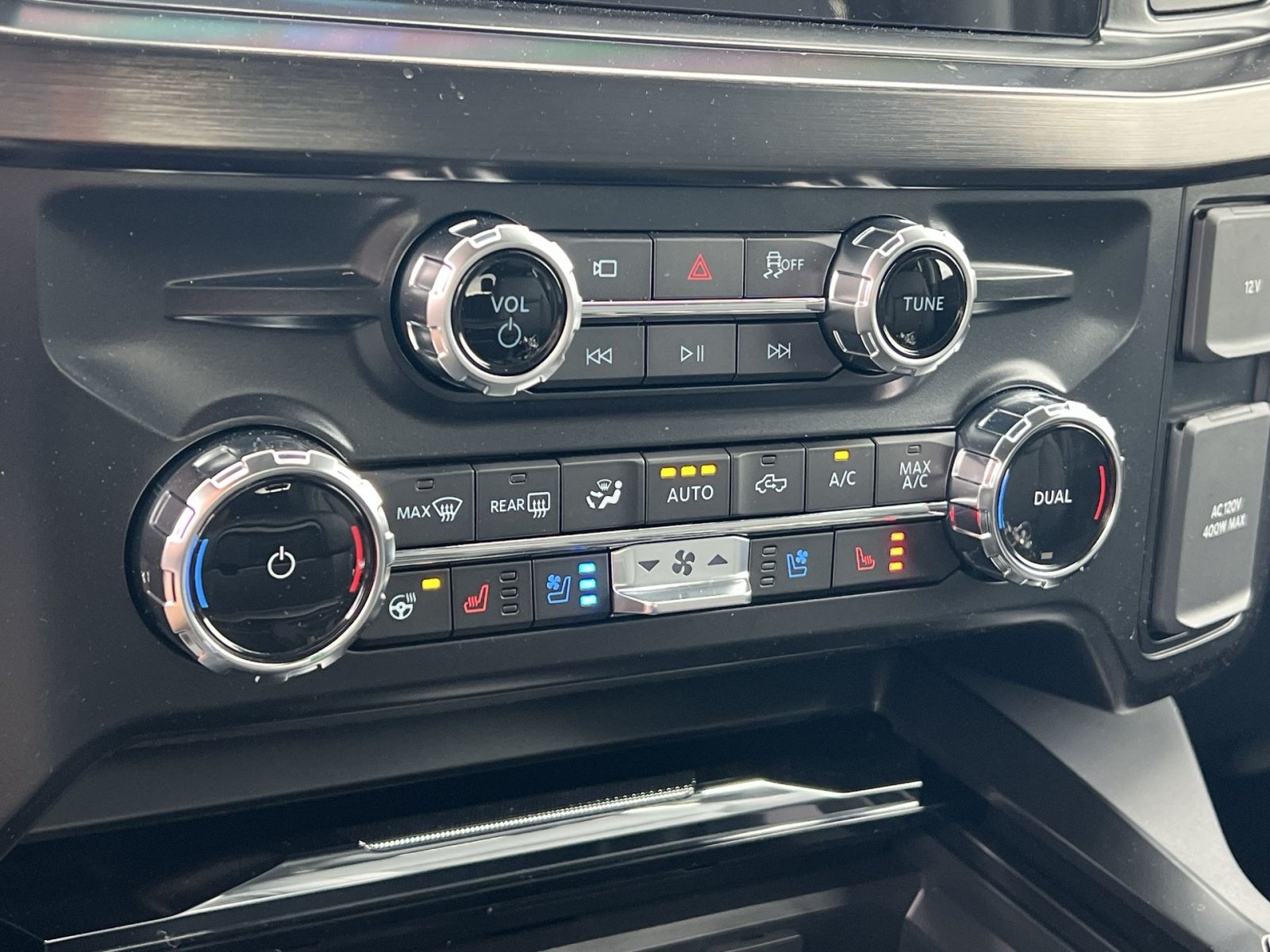 New 2026 Ford F250 Lariat w/ Black Appearance Package AWD/4WD image 29