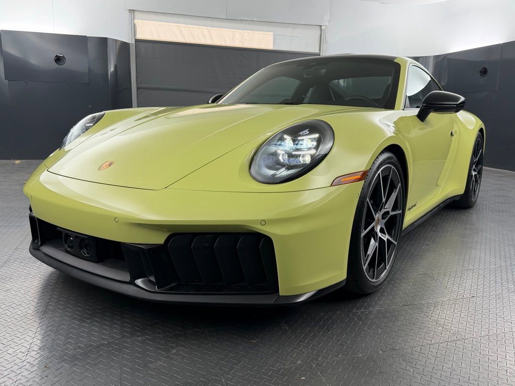 Used 2025 Porsche 911 Carrera 4 GTS image 34