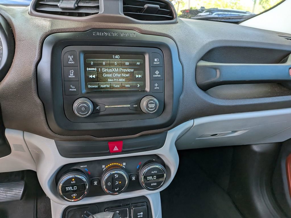 Used 2017 Jeep Renegade Latitude w/ Popular Equipment Group FWD image 23