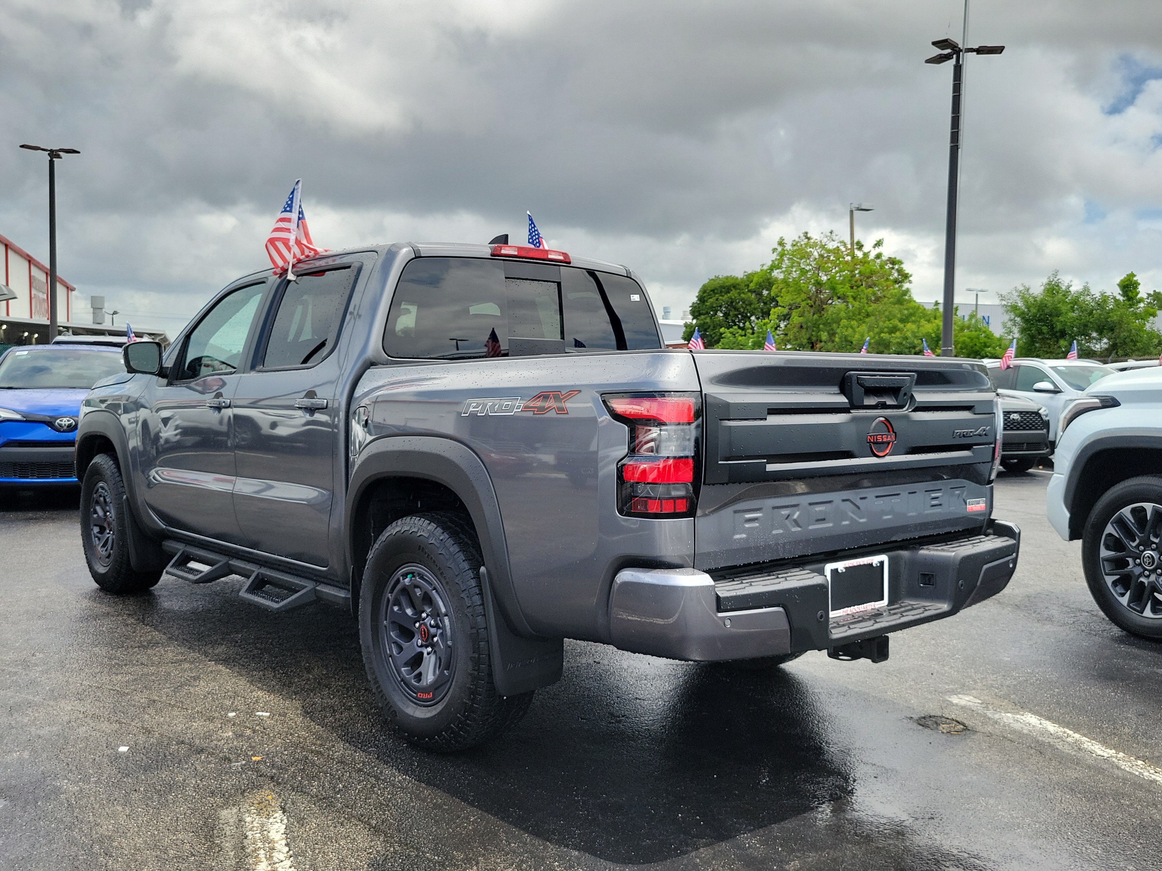 Used 2025 Nissan Frontier PRO-4X w/ Pro Convenience Package AWD/4WD image 9