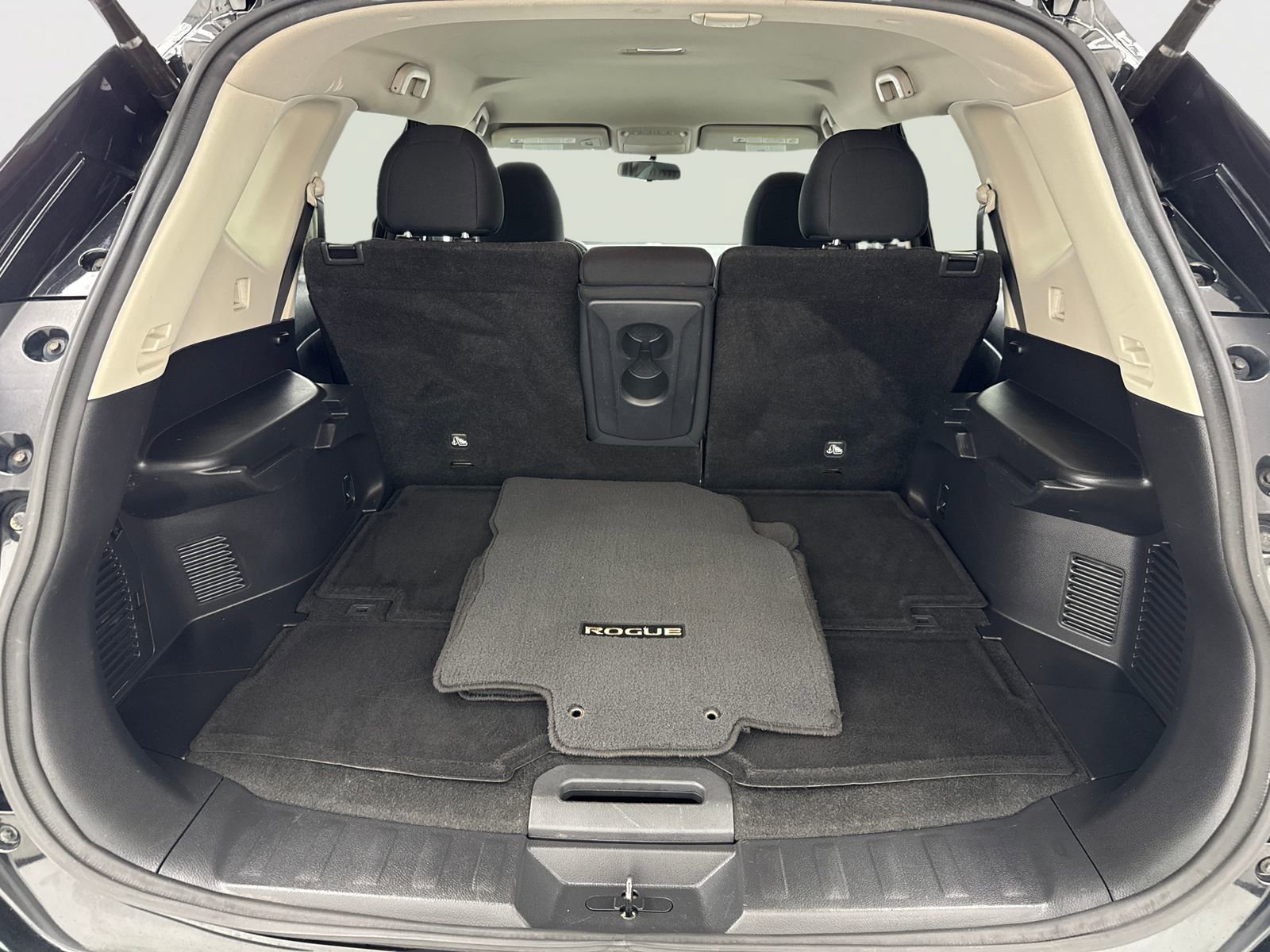 Used 2018 Nissan Rogue SV image 44
