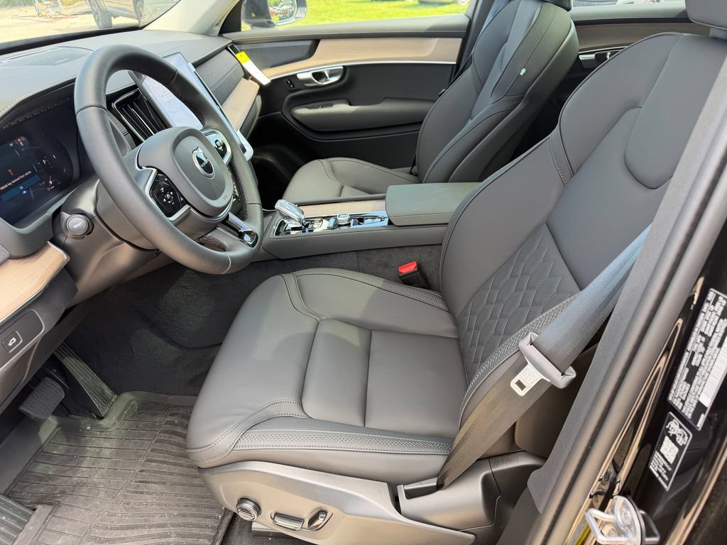 New 2026 Volvo XC90 B6 Plus w/ Protection Package Premier AWD/4WD image 18