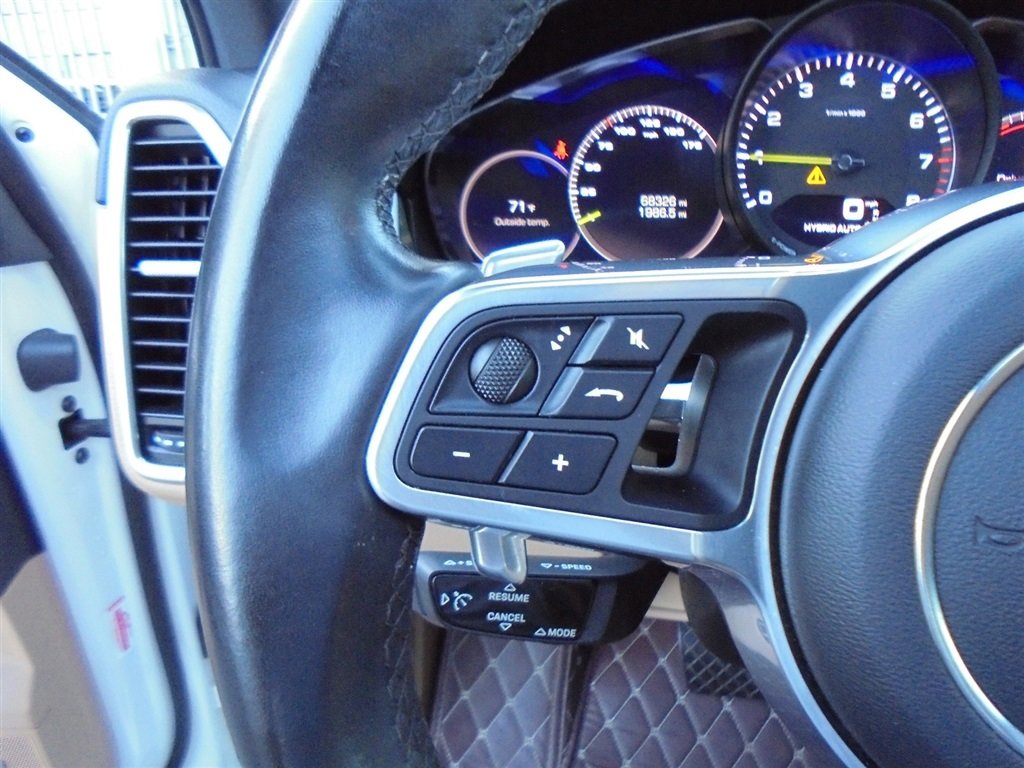 Used 2019 Porsche Cayenne E-Hybrid image 34