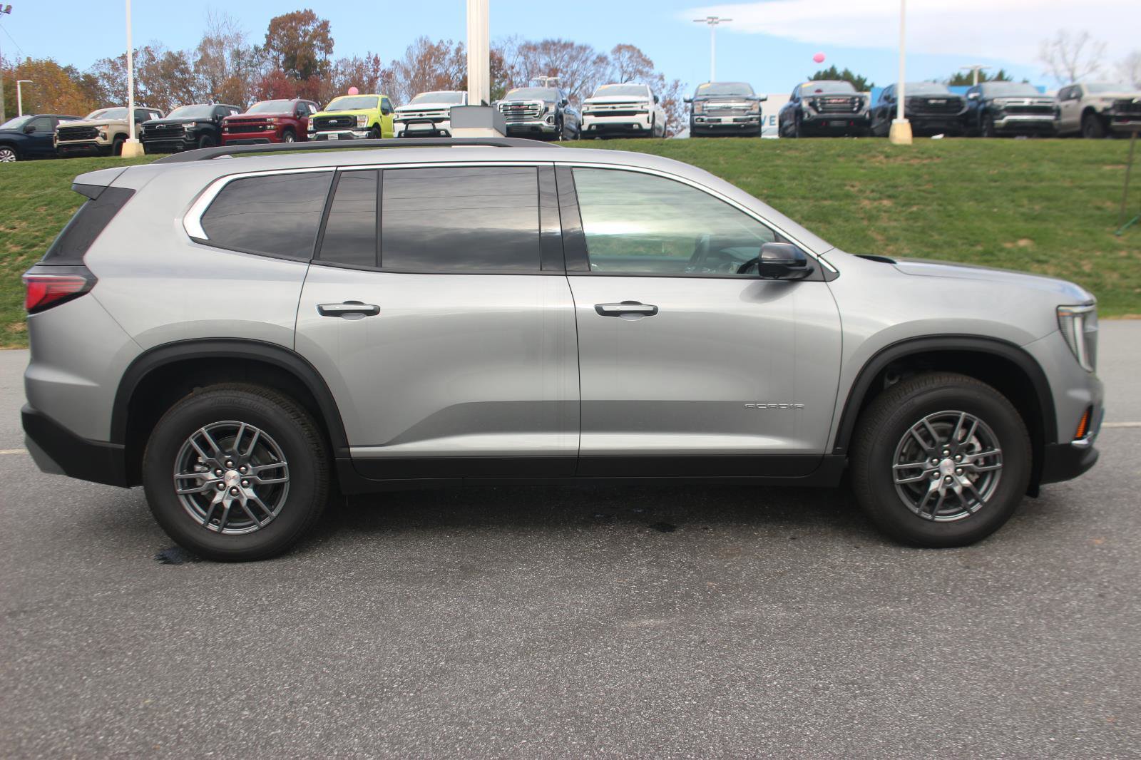 New 2025 GMC Acadia Elevation image 8