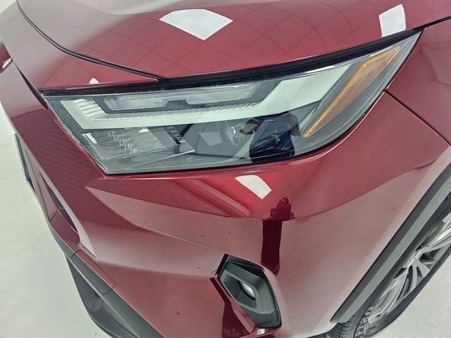 Used 2025 Toyota RAV4 XLE Premium image 7