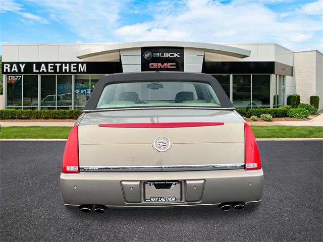 Used 2007 Cadillac DTS Luxury I w/ Sun And Sound Package image 4