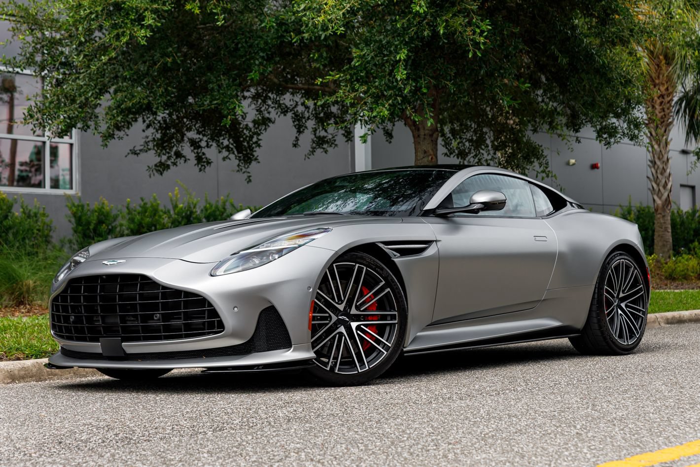 Used 2024 Aston Martin DB12 Coupe RWD image 35