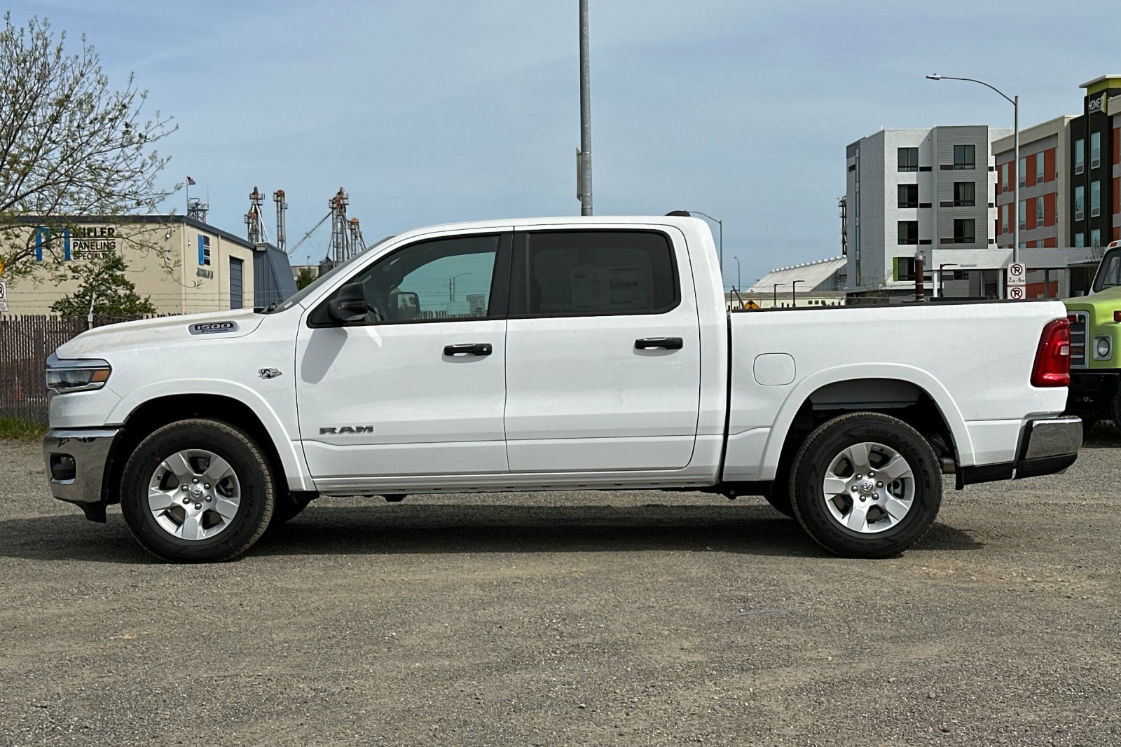 New 2026 RAM 1500 4x4 Crew Cab image 6