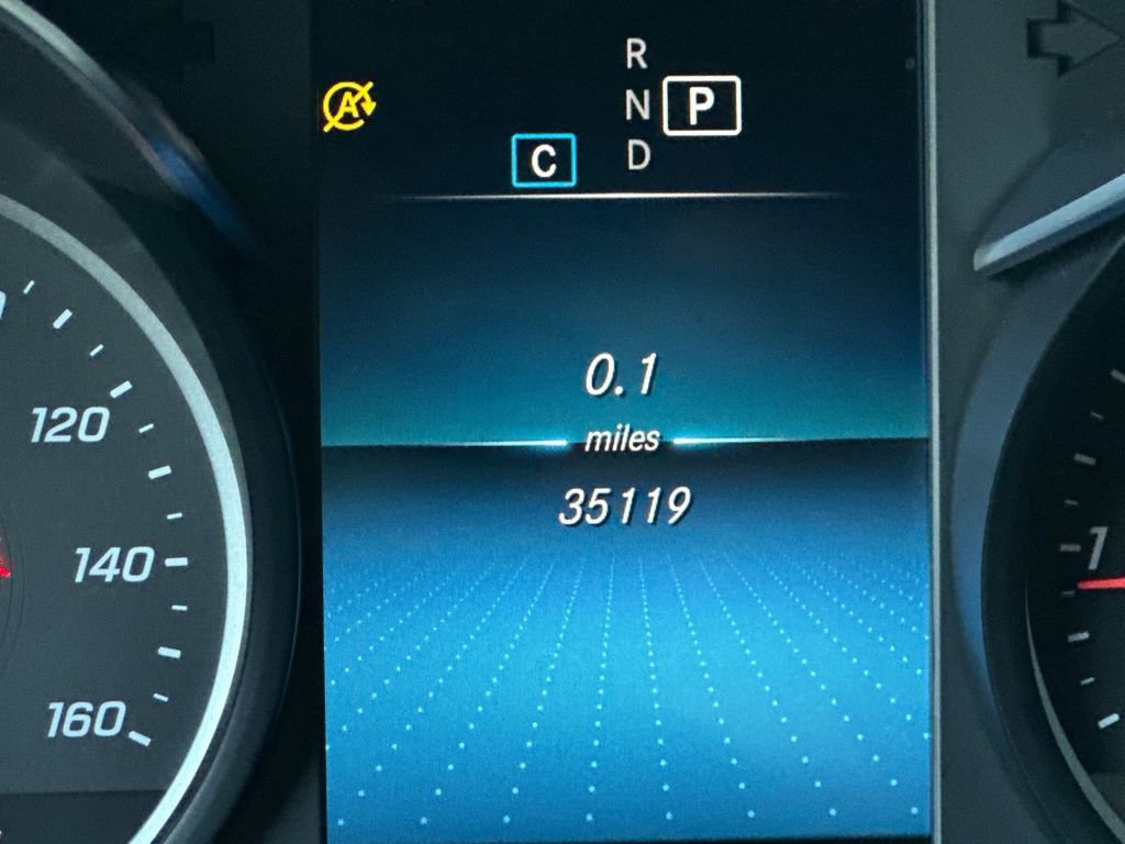 Used 2021 Mercedes-Benz GLC 300 4MATIC image 27