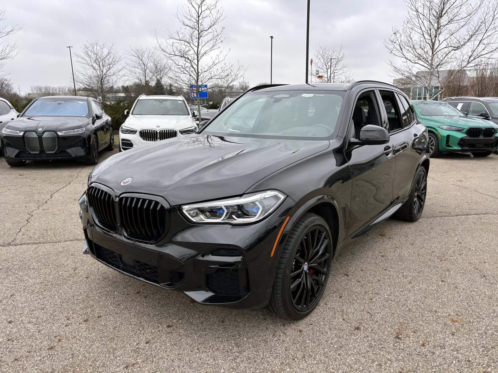 Used 2023 BMW X5 M50i w/ Executive Package image 3