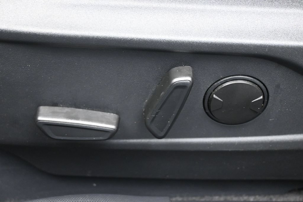 Certified 2024 Ford Mustang Mach-E Select RWD image 11