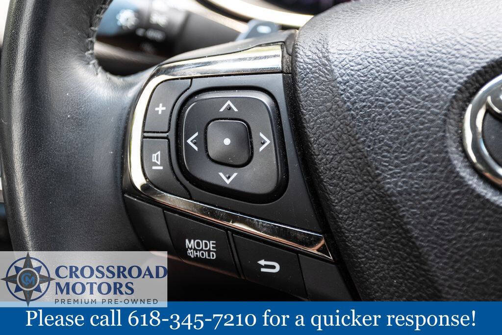 Used 2016 Toyota Avalon Limited FWD image 34