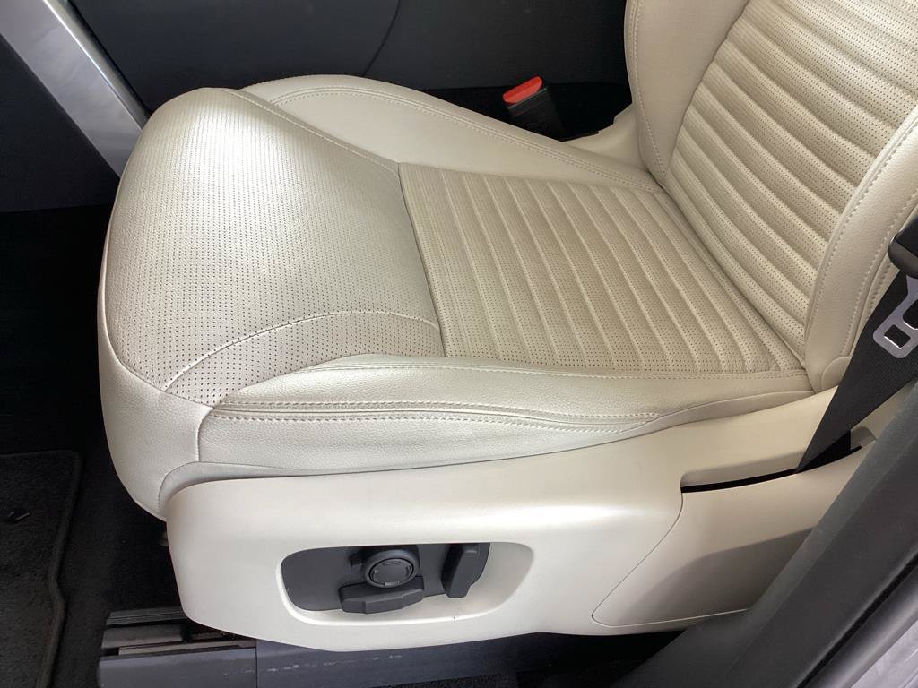 Used 2025 Land Rover Discovery S AWD/4WD image 13