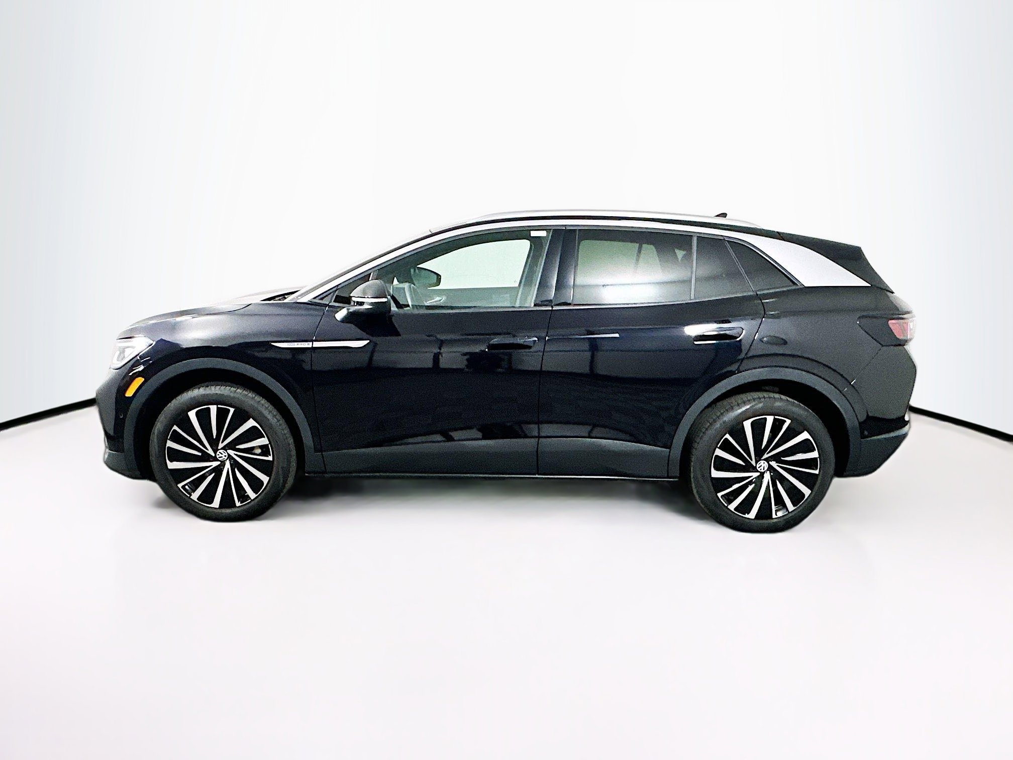 Used 2023 Volkswagen ID.4 Pro S Plus AWD/4WD image 4