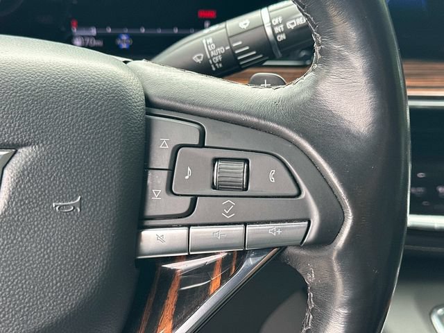 Used 2024 Cadillac Escalade ESV Luxury w/ LPO, Floor Liner Package AWD/4WD image 7