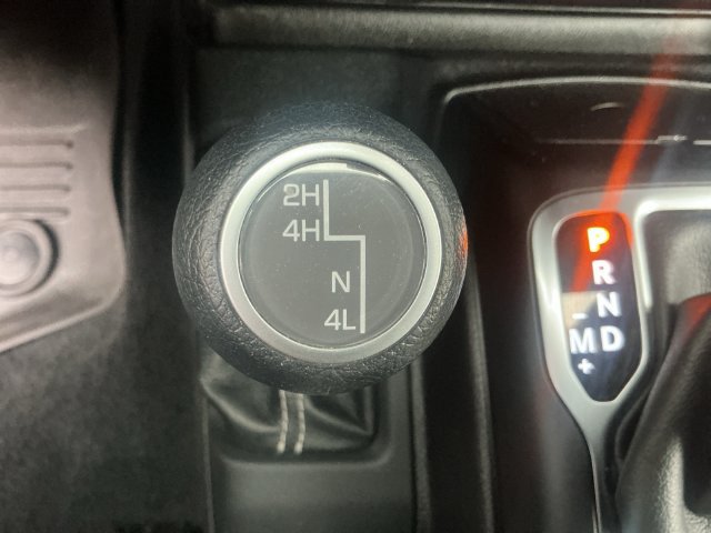 Used 2019 Jeep Wrangler Unlimited Sahara w/ Cold Weather Group AWD/4WD image 29