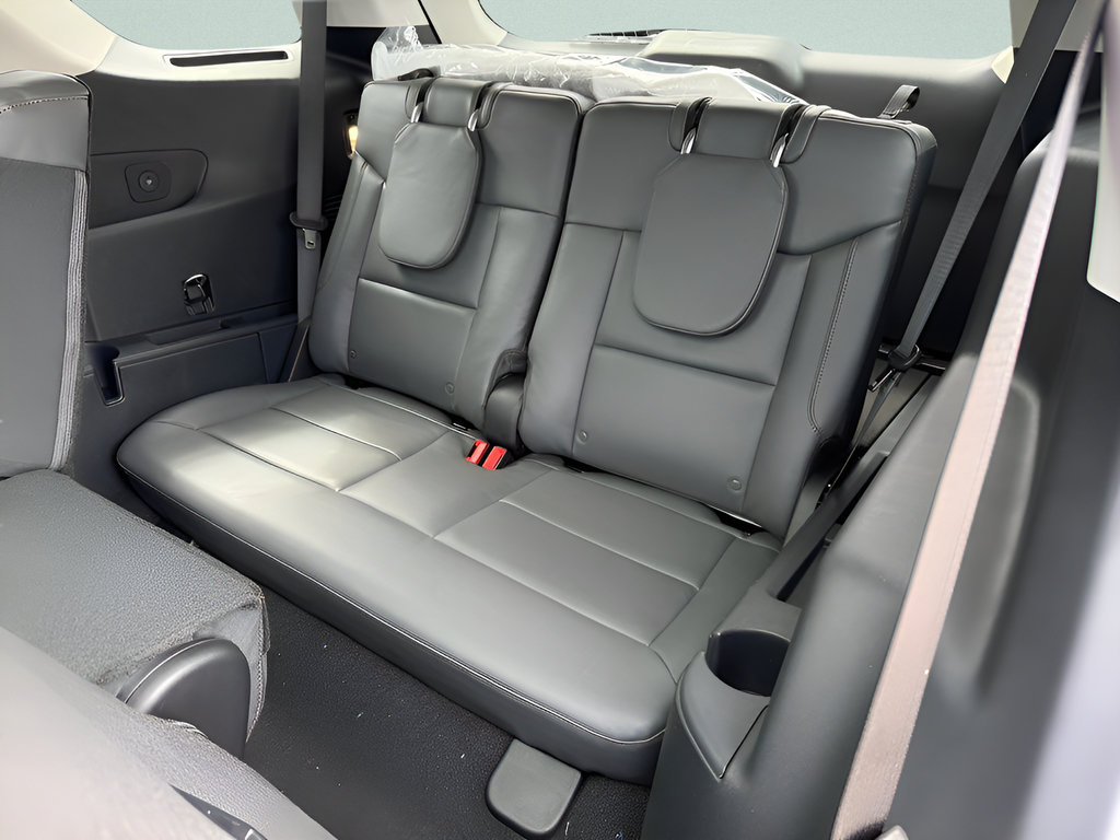 New 2026 Ford Explorer Active w/ Active Comfort Package AWD/4WD image 8