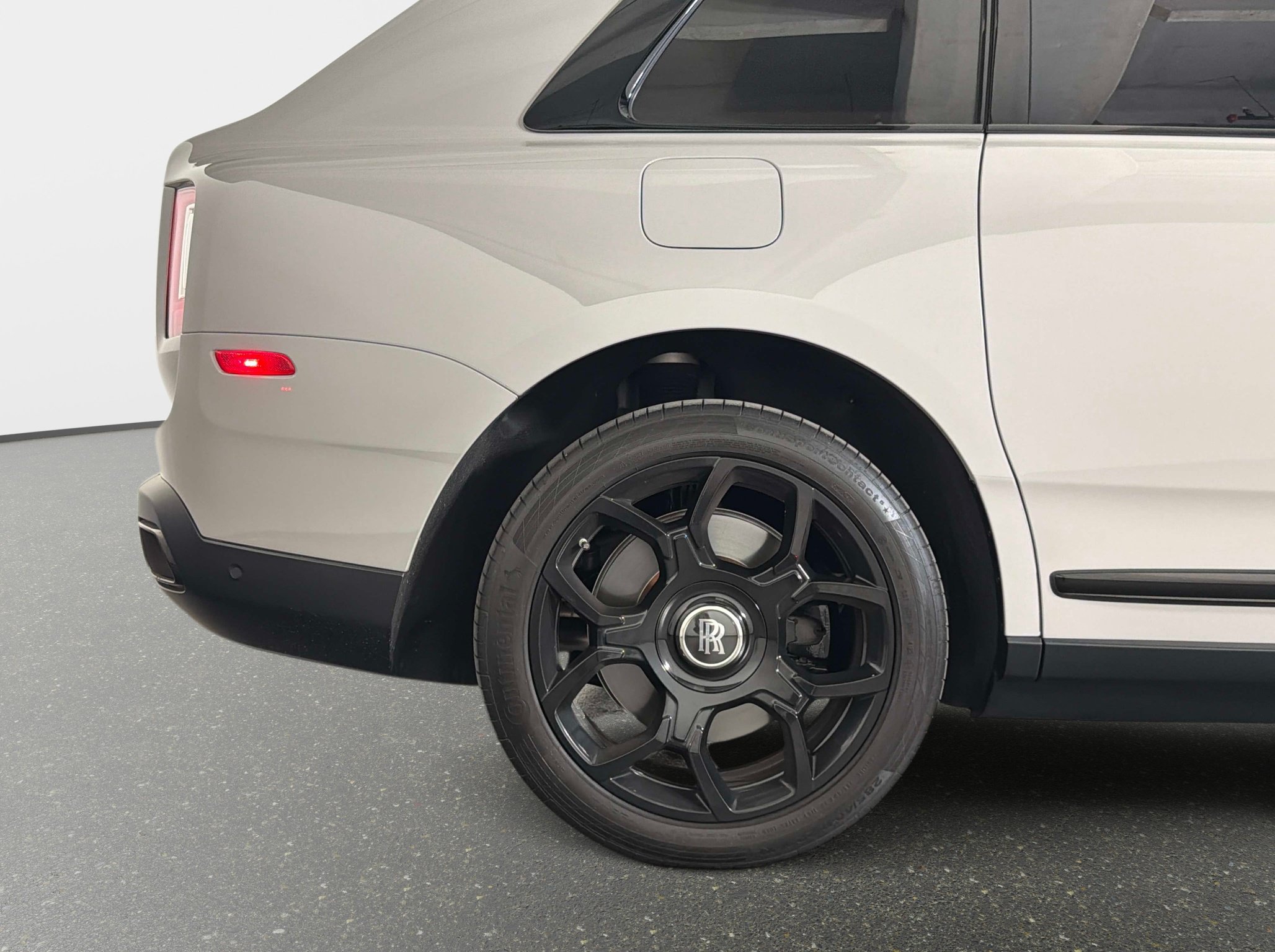 Used 2024 Rolls-Royce Cullinan Black Badge AWD/4WD image 19