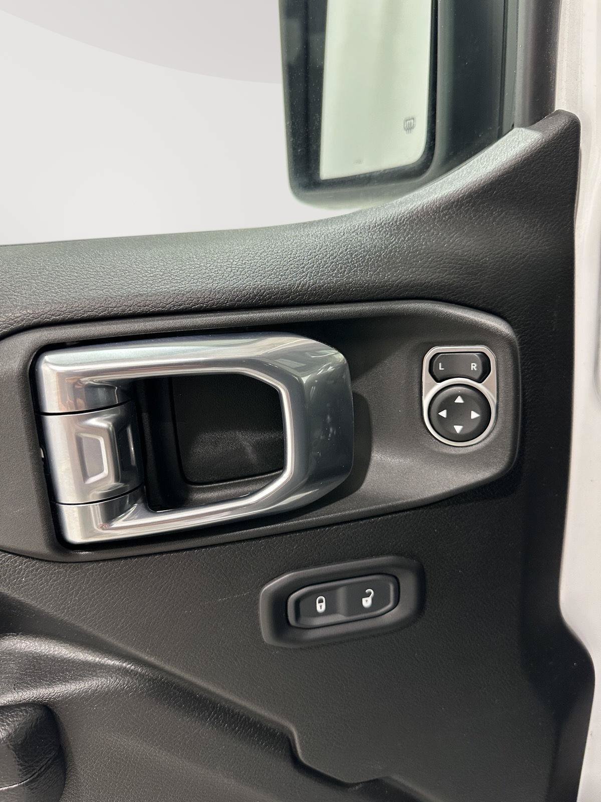 Used 2023 Jeep Gladiator Mojave w/ Dual Top Group AWD/4WD image 18