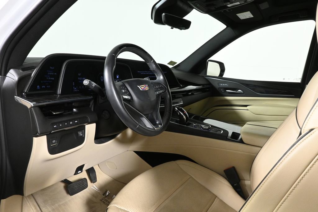 Used 2023 Cadillac Escalade Premium Luxury AWD/4WD image 15