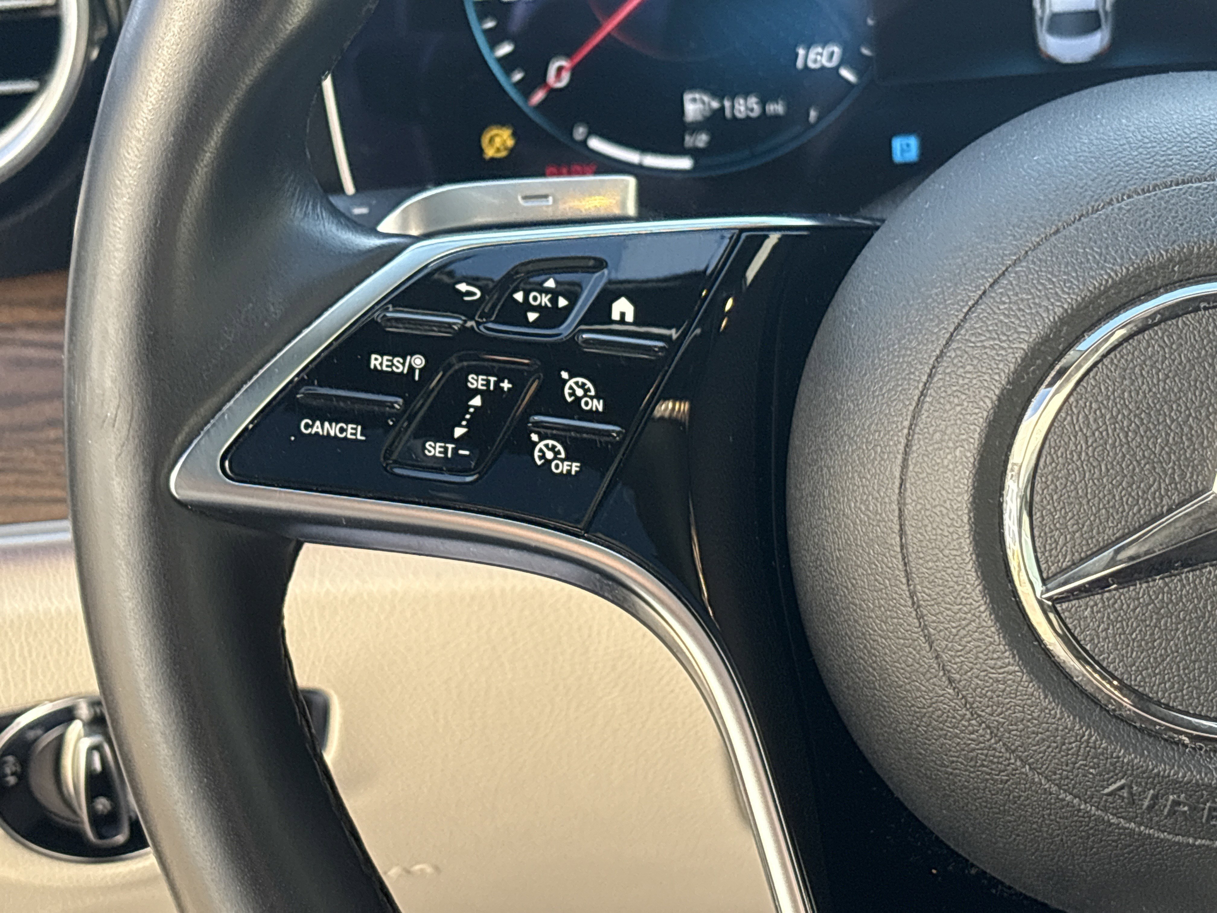 Used 2023 Mercedes-Benz E 350 4MATIC Sedan image 19