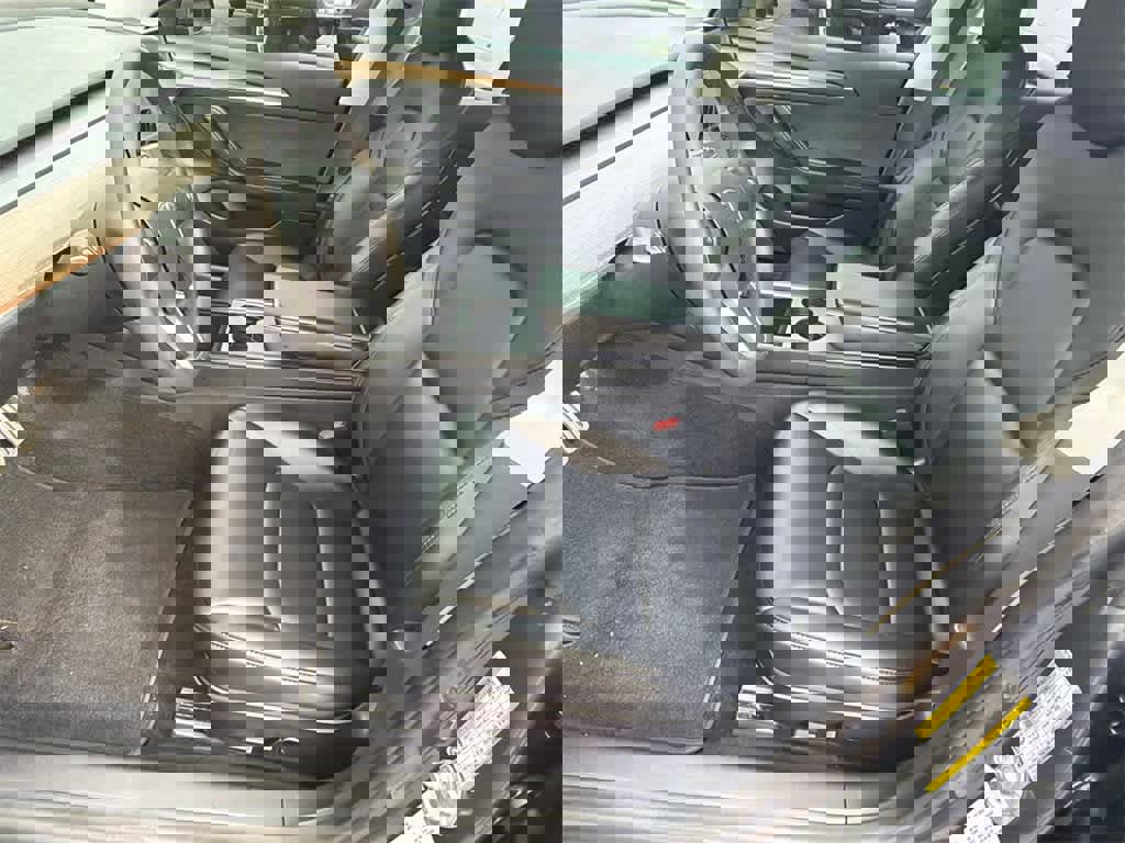 Used 2021 Tesla Model 3 Performance image 10