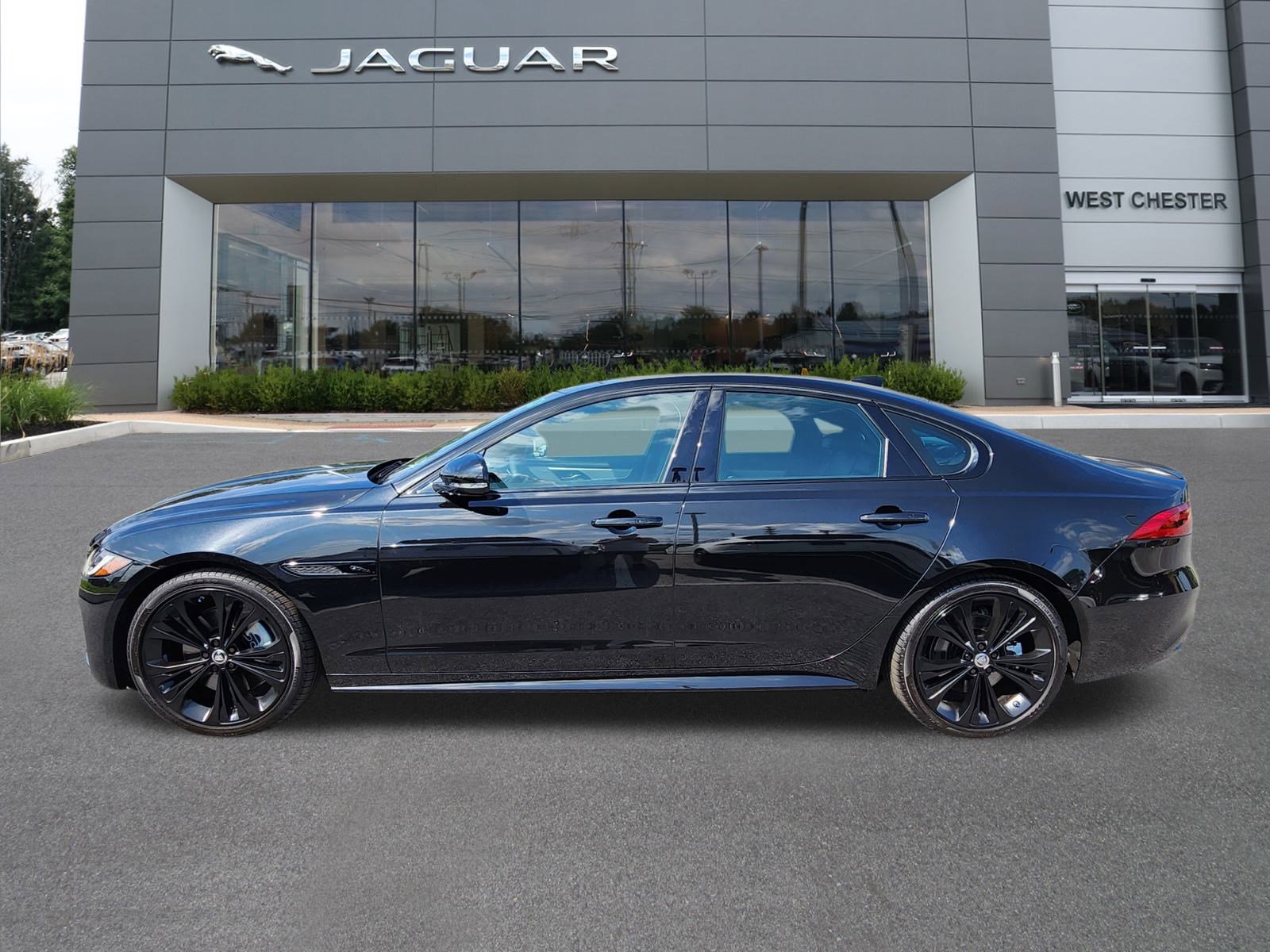 New 2024 Jaguar XF R-Dynamic SE image 3