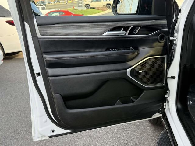 Used 2024 Jeep Wagoneer L Series II w/ Flexible Seating Group image 8