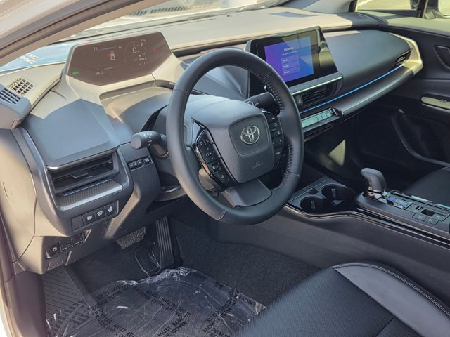 Used 2024 Toyota Prius XLE image 10
