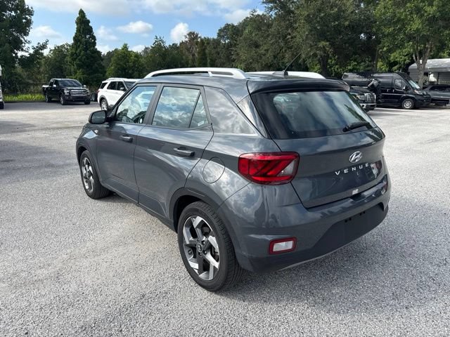 Used 2025 Hyundai Venue SEL FWD image 7