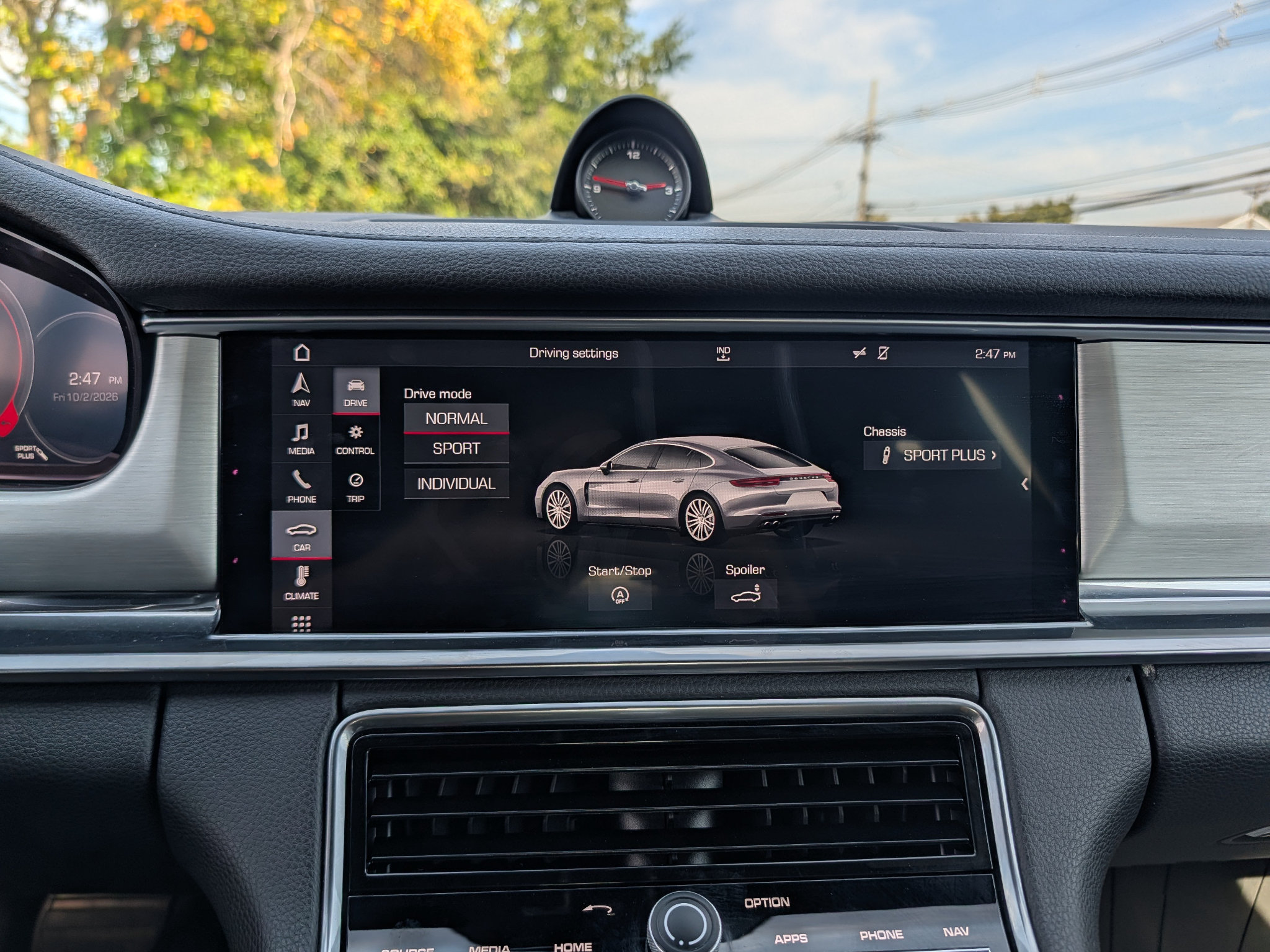 Used 2018 Porsche Panamera 4 w/ Premium Package AWD/4WD image 28