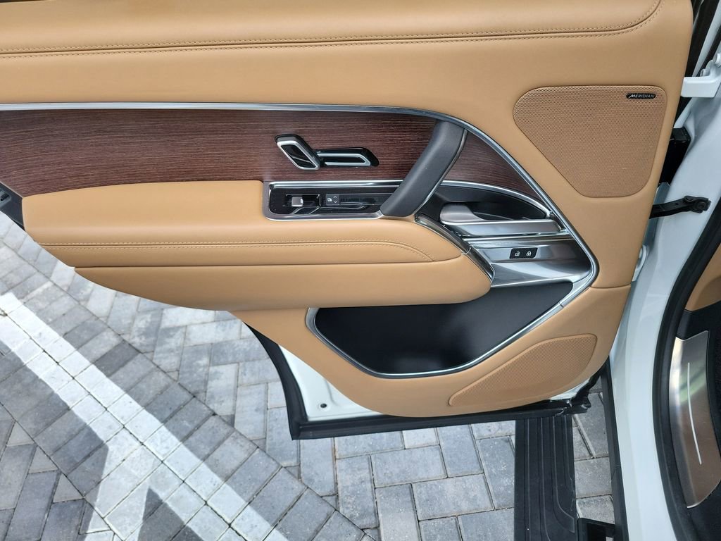 Certified 2024 Land Rover Range Rover SE image 22