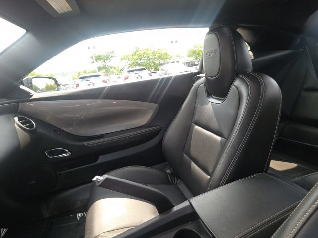 Used 2010 Chevrolet Camaro SS RWD image 24