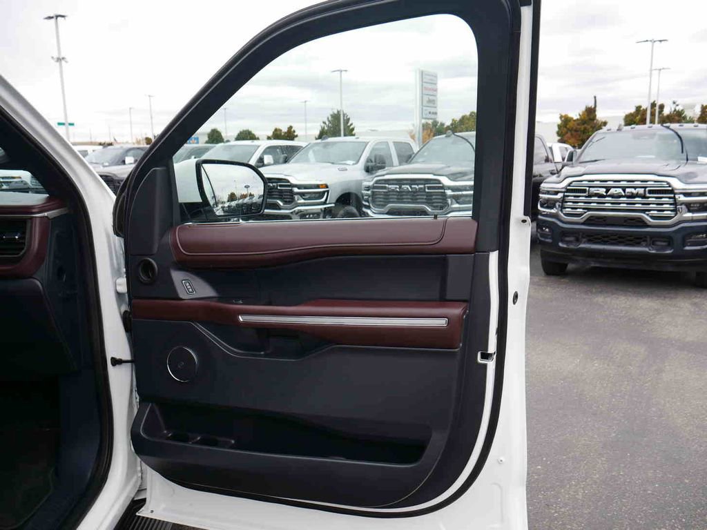 Used 2024 Ford Expedition Max Limited image 25
