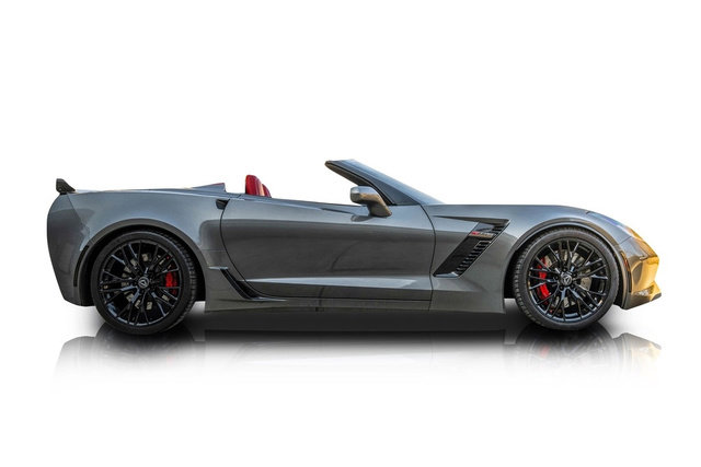 Used 2016 Chevrolet Corvette Z06 w/ 3LZ Preferred Equipment Group image 2