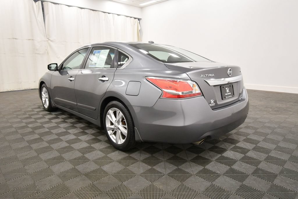 Used 2015 Nissan Altima 2.5 SL w/ Technology Package FWD image 5