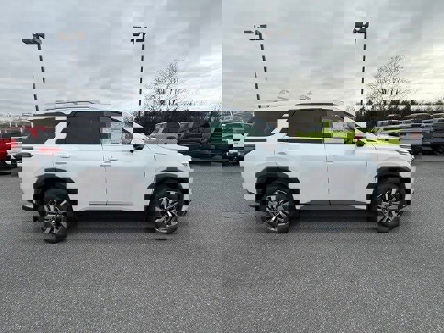 New 2025 Nissan Pathfinder SL w/ Black Appearance Package image 4