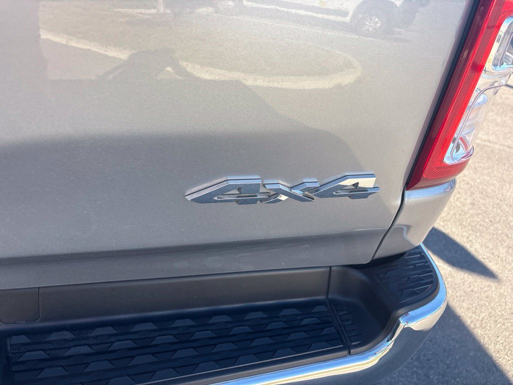 Used 2022 RAM 1500 4x4 Crew Cab image 14