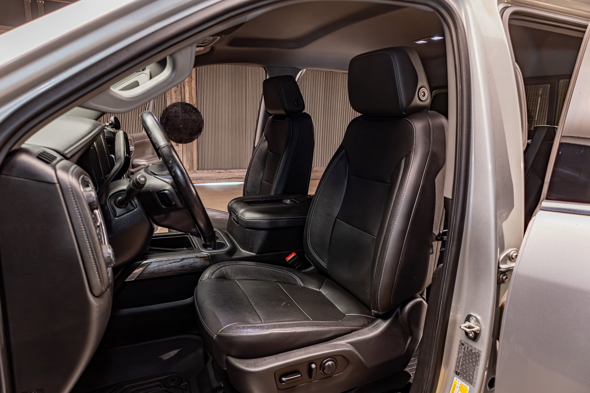 Used 2020 Chevrolet Silverado 2500 LTZ w/ LTZ Premium Package image 19
