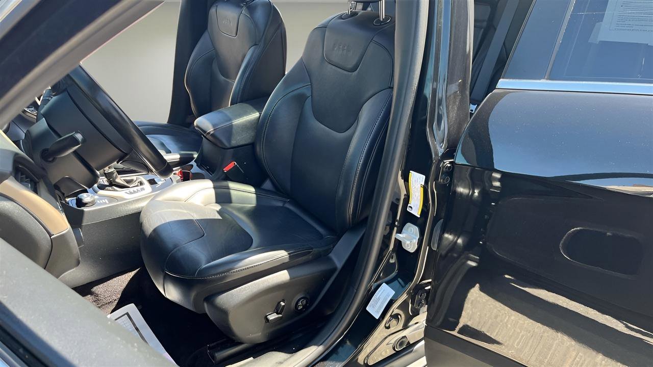 Used 2016 Jeep Cherokee Limited AWD/4WD image 15