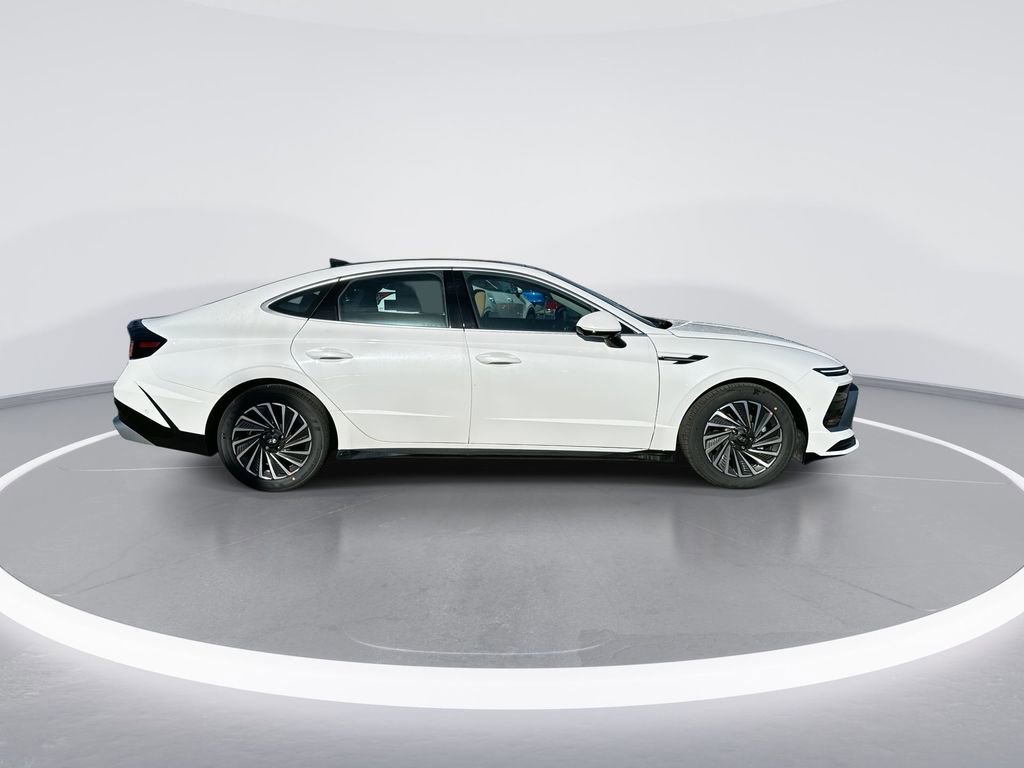 New 2025 Hyundai Sonata Limited FWD image 7