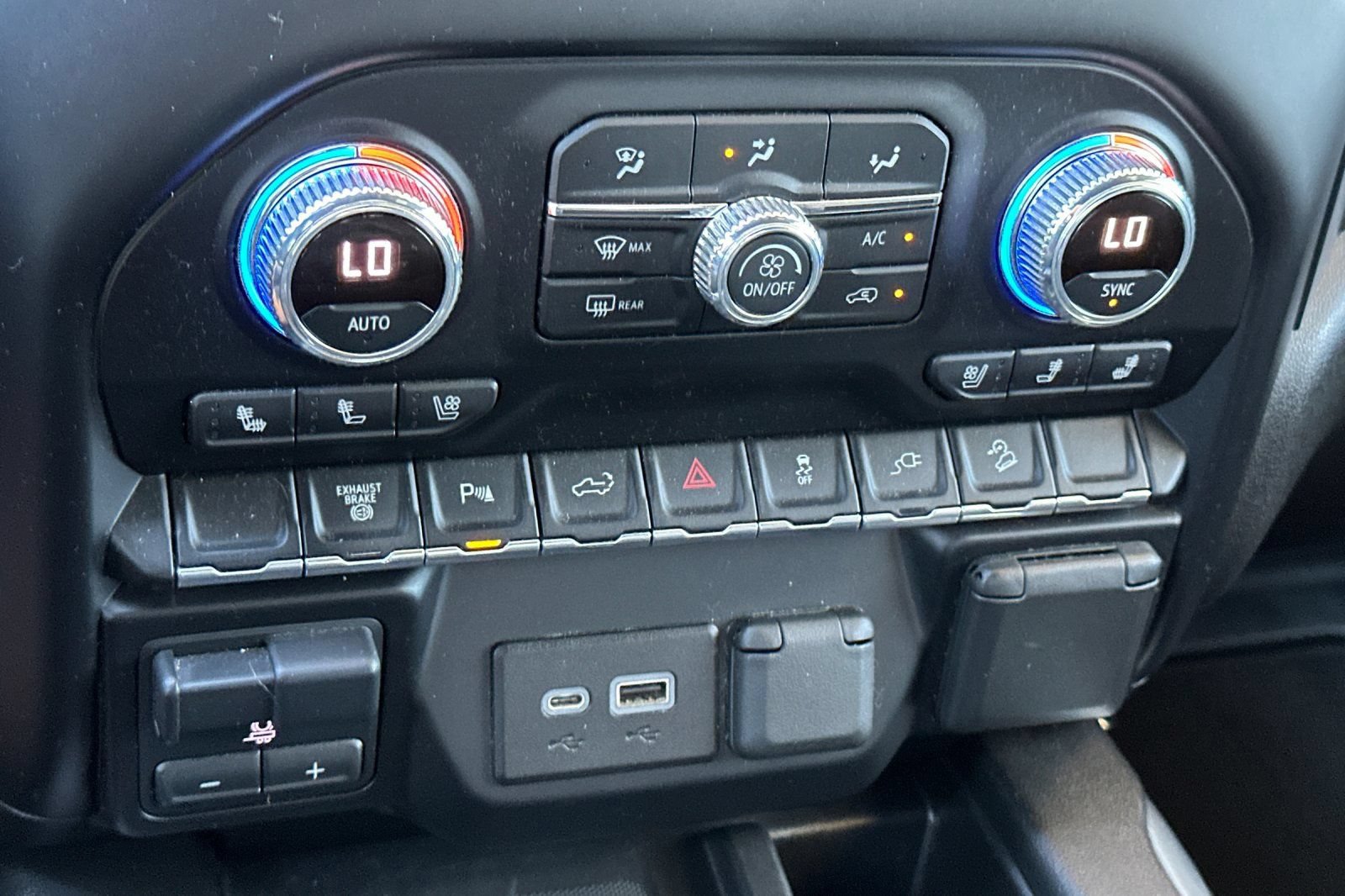 Certified 2022 GMC Sierra 2500 AT4 w/ AT4 Preferred Package AWD/4WD image 20