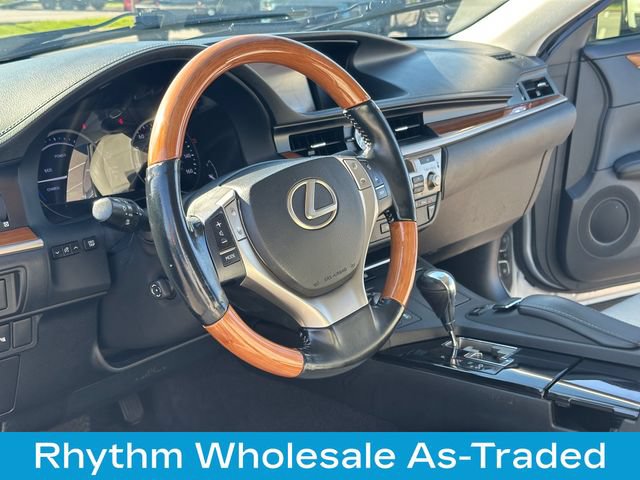 Used 2013 Lexus ES 300h w/ Luxury Pkg FWD image 25