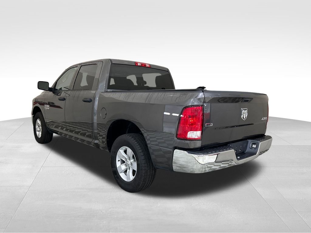 Used 2022 RAM 1500 Classic SLT AWD/4WD image 3